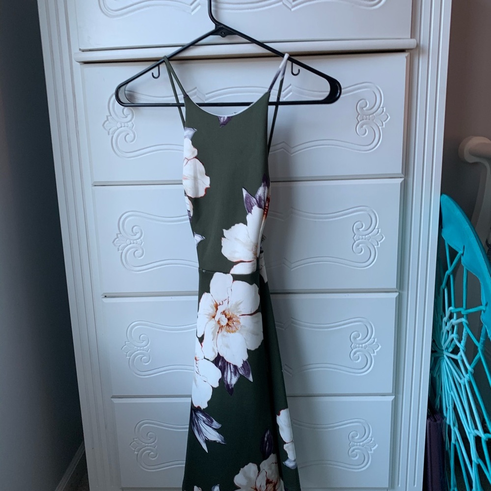 Dress - Picture 2 of 2